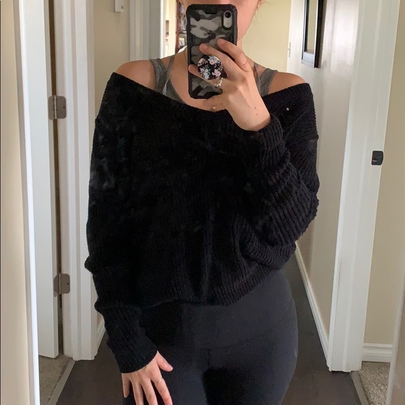 Off the shoulder black sweater - Picture 4 of 4